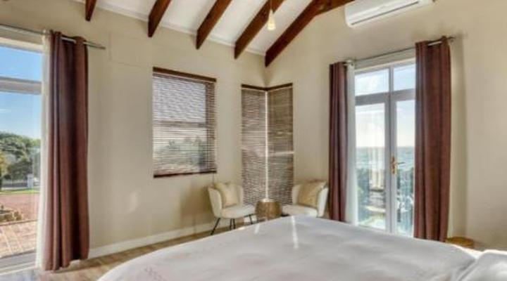 Manor on the Bay Loadshedding-free Guesthouse