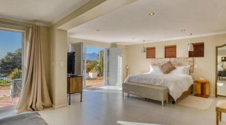 Manor on the Bay Loadshedding-free Guesthouse