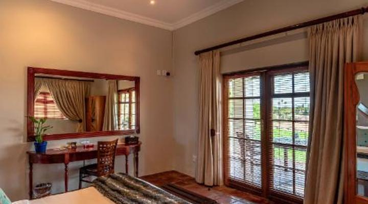 Mooiplaas Guest House