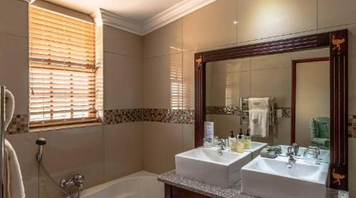 Mooiplaas Guest House