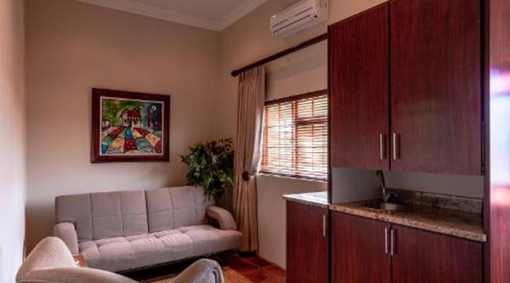 Mooiplaas Guest House