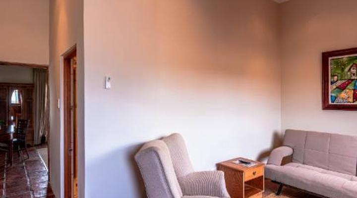 Mooiplaas Guest House