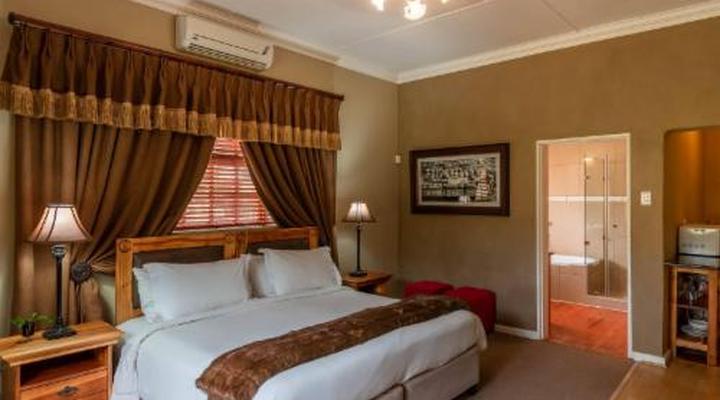 Mooiplaas Guest House