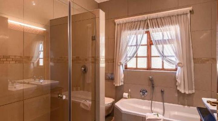 Mooiplaas Guest House