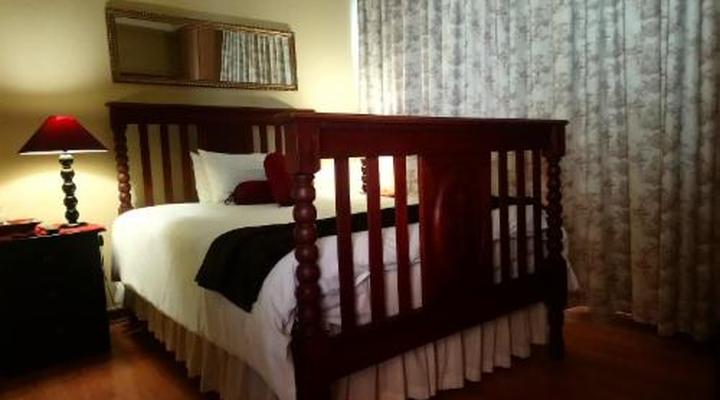 Le Chateau Guesthouse & Conference Centre