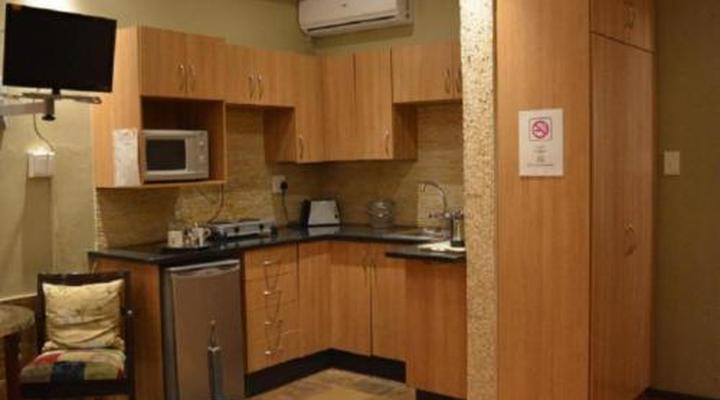 Le Chateau Guesthouse & Conference Centre