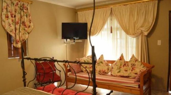 Le Chateau Guesthouse & Conference Centre