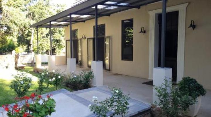 Le Chateau Guesthouse & Conference Centre