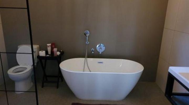 Le Chateau Guesthouse & Conference Centre