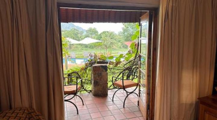 River House Guest Lodge