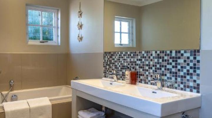 Whale Rock Luxury Lodge