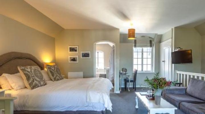 Whale Rock Luxury Lodge