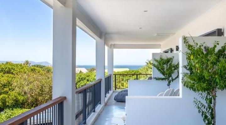 Whale Rock Luxury Lodge