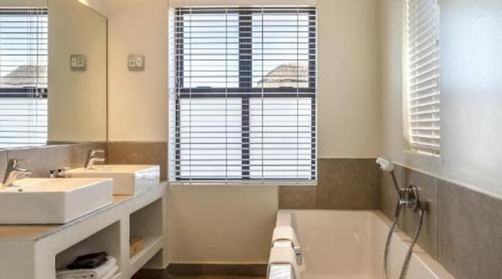 Whale Rock Luxury Lodge