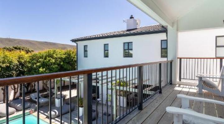 Whale Rock Luxury Lodge