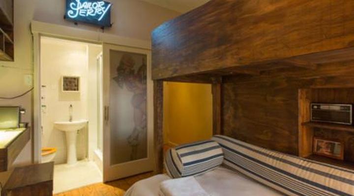 Daddy Long Legs Art Hotel