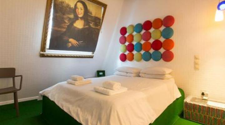 Daddy Long Legs Art Hotel