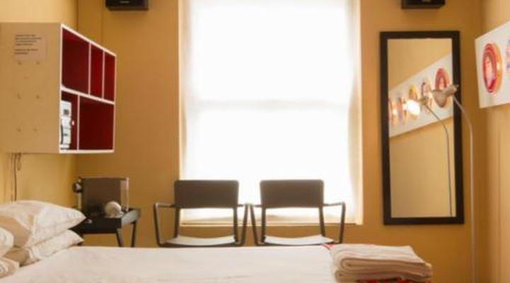 Daddy Long Legs Art Hotel