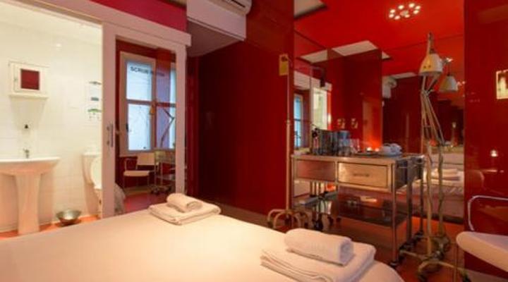 Daddy Long Legs Art Hotel