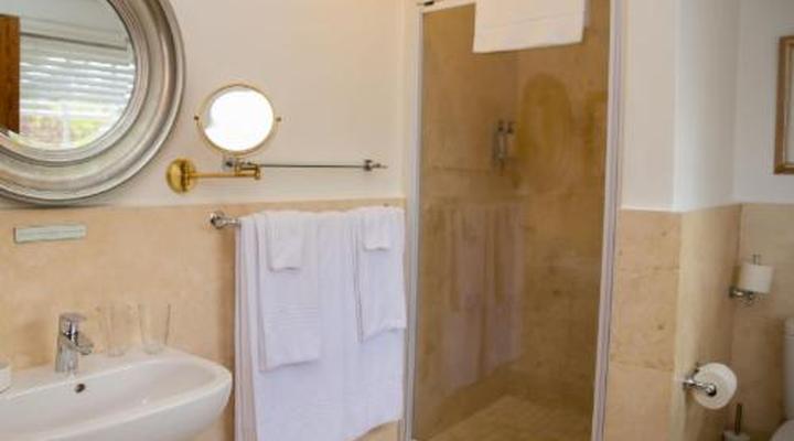 Maison Chablis Guest House