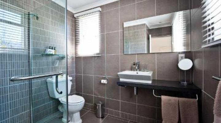 Ballinderry, The Robertson Guest House