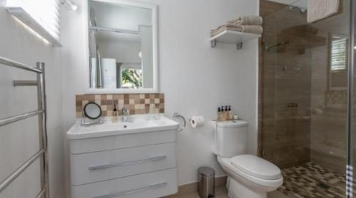 Ballinderry, The Robertson Guest House