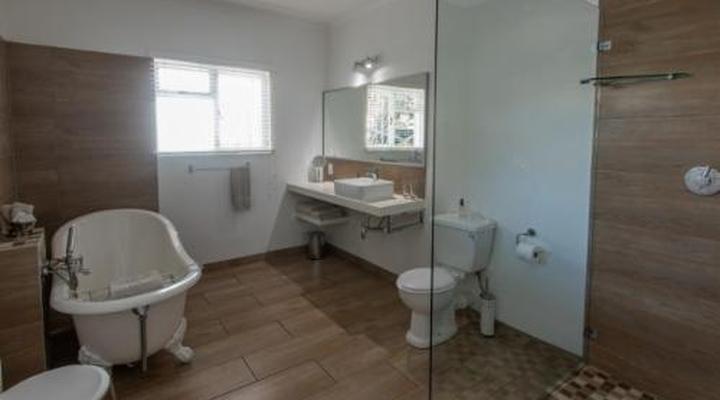 Ballinderry, The Robertson Guest House