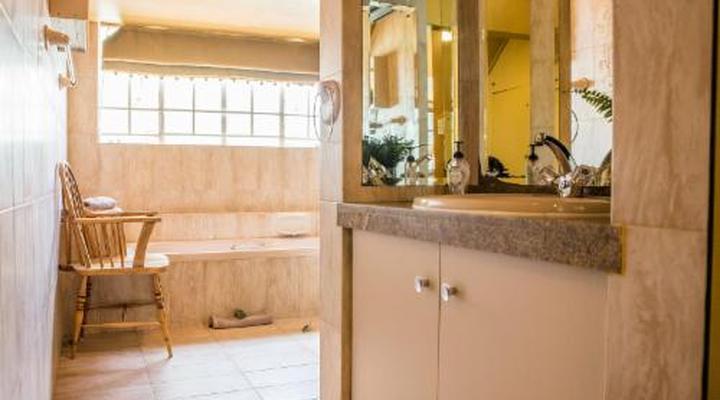 5th Avenue Gooseberry Guest House