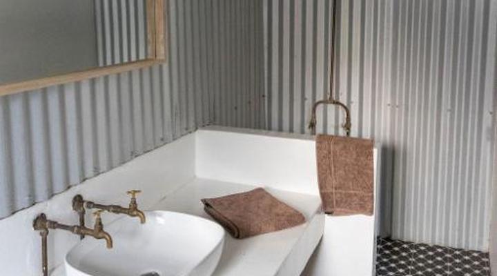 Oewerzicht Tented River Lodge & Farm Cottages