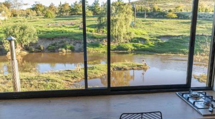 Oewerzicht Tented River Lodge & Farm Cottages