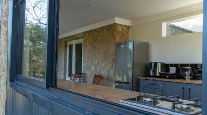 Oewerzicht Tented River Lodge & Farm Cottages