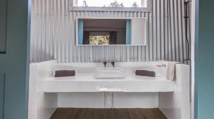 Oewerzicht Tented River Lodge & Farm Cottages