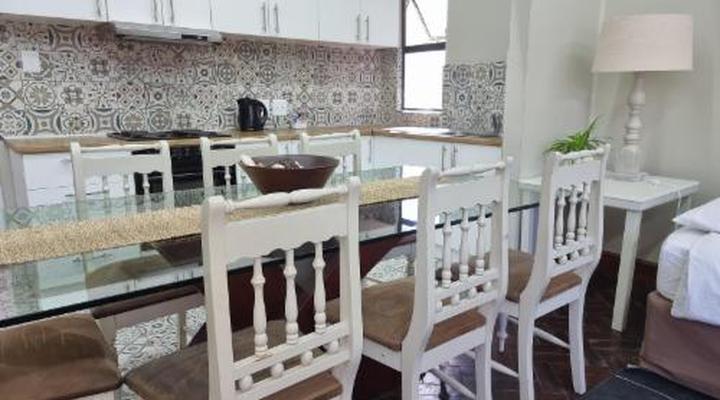 Leeuwenzee Guest House