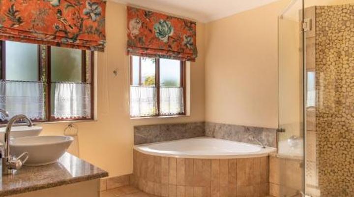 Olivers Restaurant, Lodge and Wellness Centre