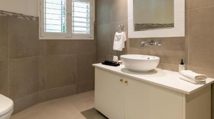 Hide-Away Guest House