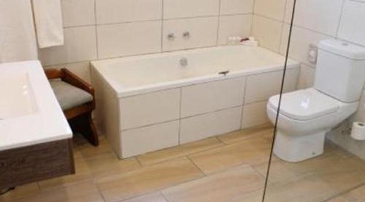 Eight Bells Mountain Inn