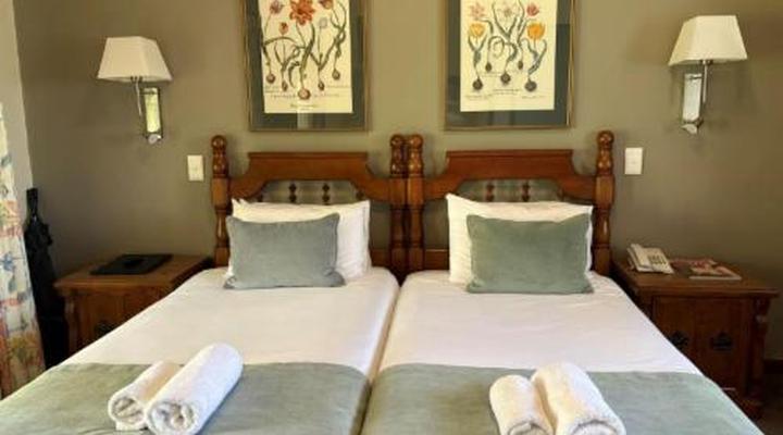 Eight Bells Mountain Inn