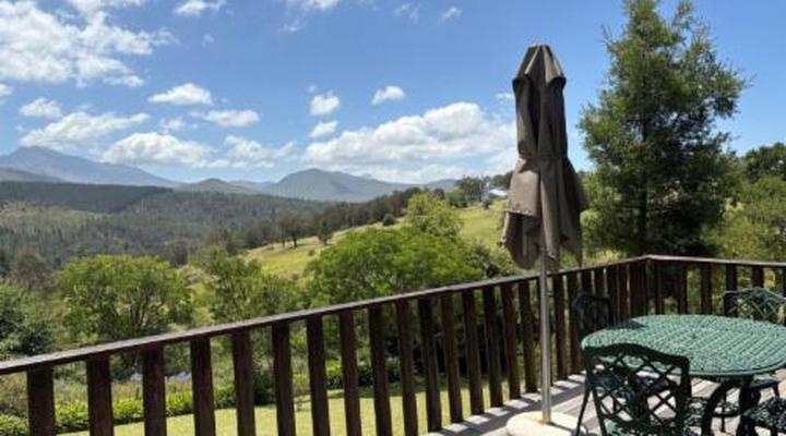 Eight Bells Mountain Inn