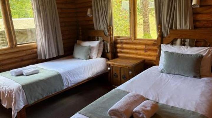 Eight Bells Mountain Inn