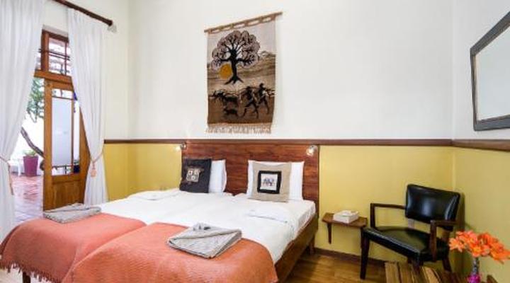 GuBas De Hoek meet eat sleep