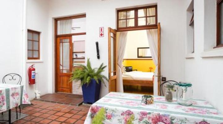 GuBas De Hoek meet eat sleep