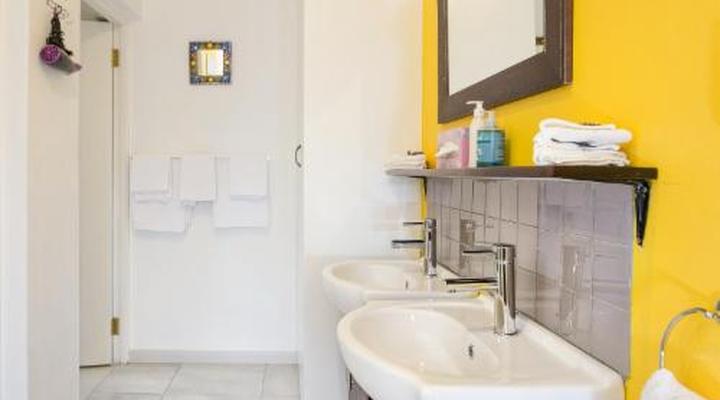 GuBas De Hoek meet eat sleep