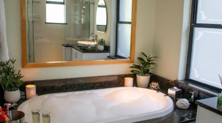 185 on BEACH Boutique Suites and Apartments