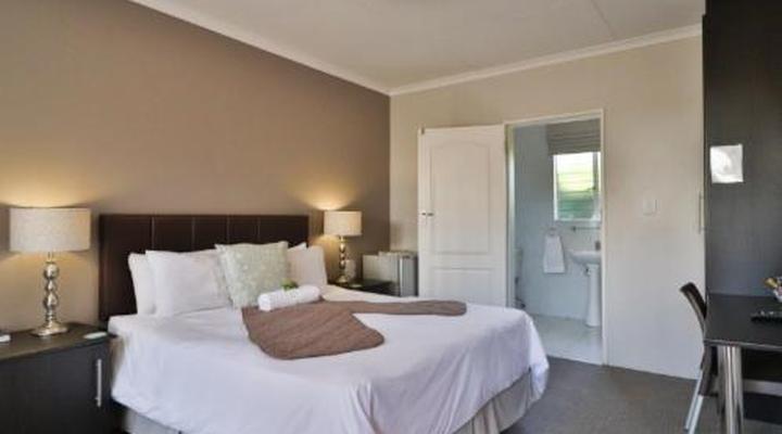 Fin and Feather Guest Lodge