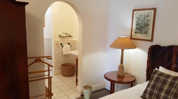 Sherwood's Country House