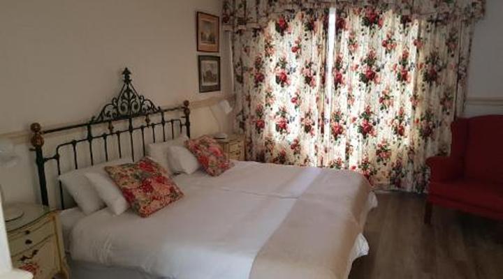 Sherwood's Country House