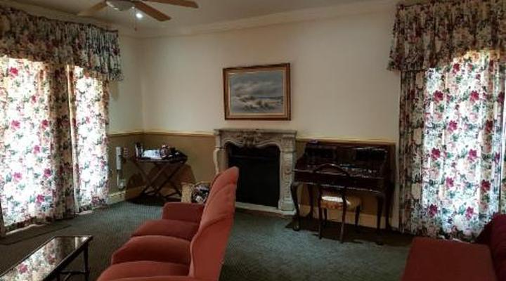 Sherwood's Country House