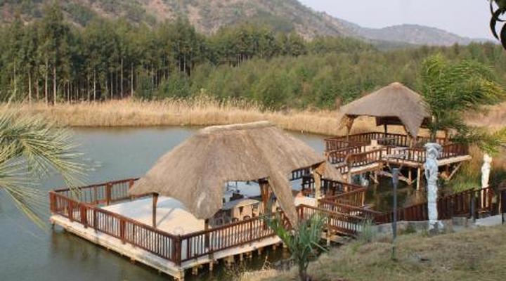 Emahlathini Farm Lodge