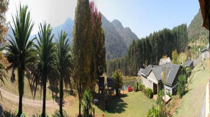 Emahlathini Farm Lodge