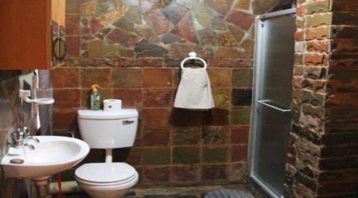 Emahlathini Farm Lodge